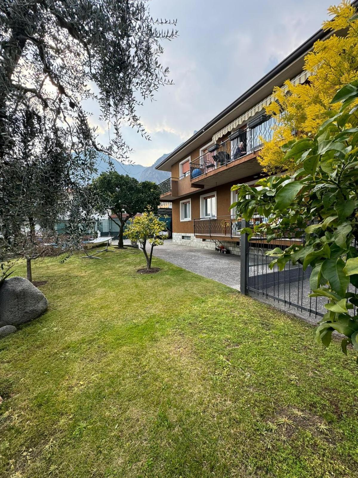 Oma Margareta Apartment Limone sul Garda Esterno foto