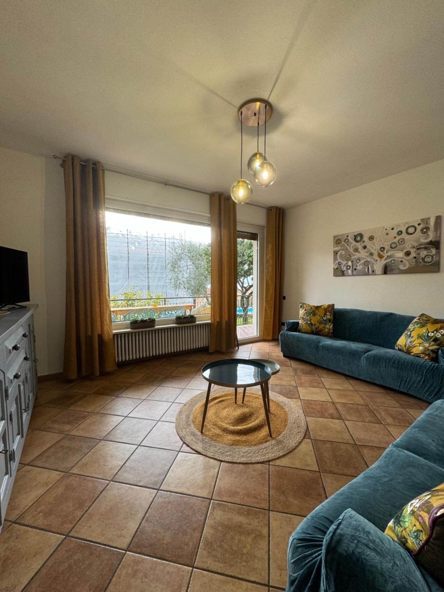 Oma Margareta Apartment Limone sul Garda Esterno foto