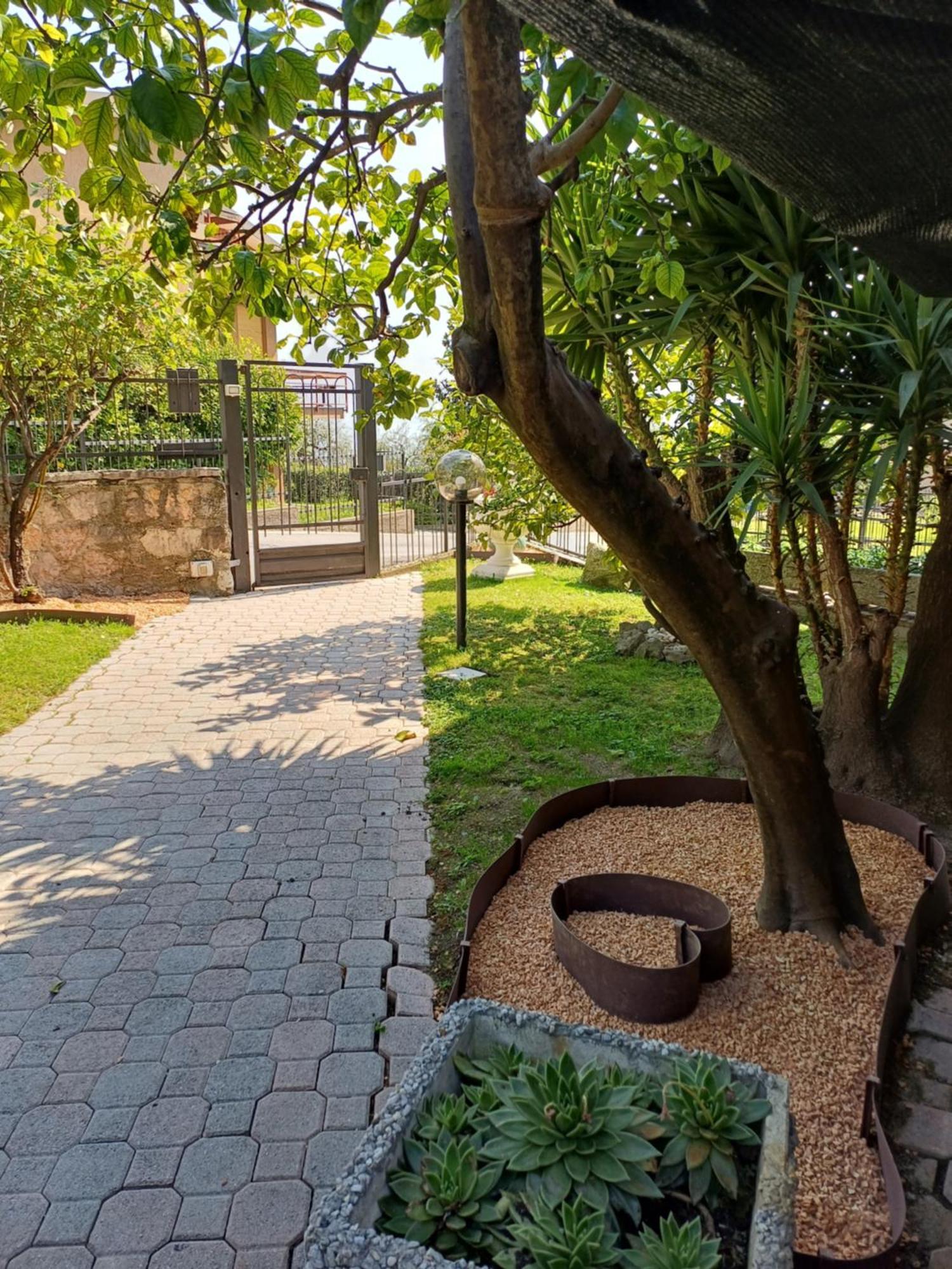 Oma Margareta Apartment Limone sul Garda Esterno foto